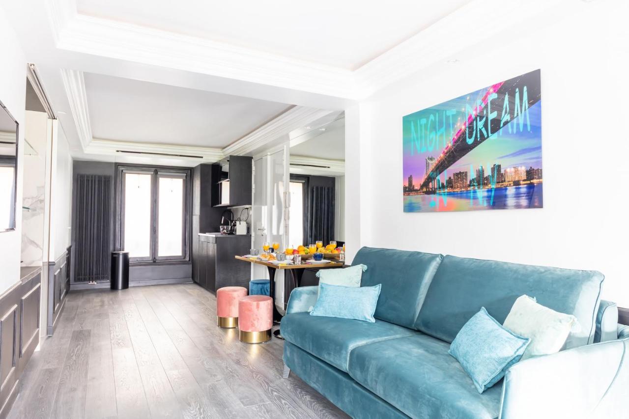 Modern And Unique Near The Champs Elysees *