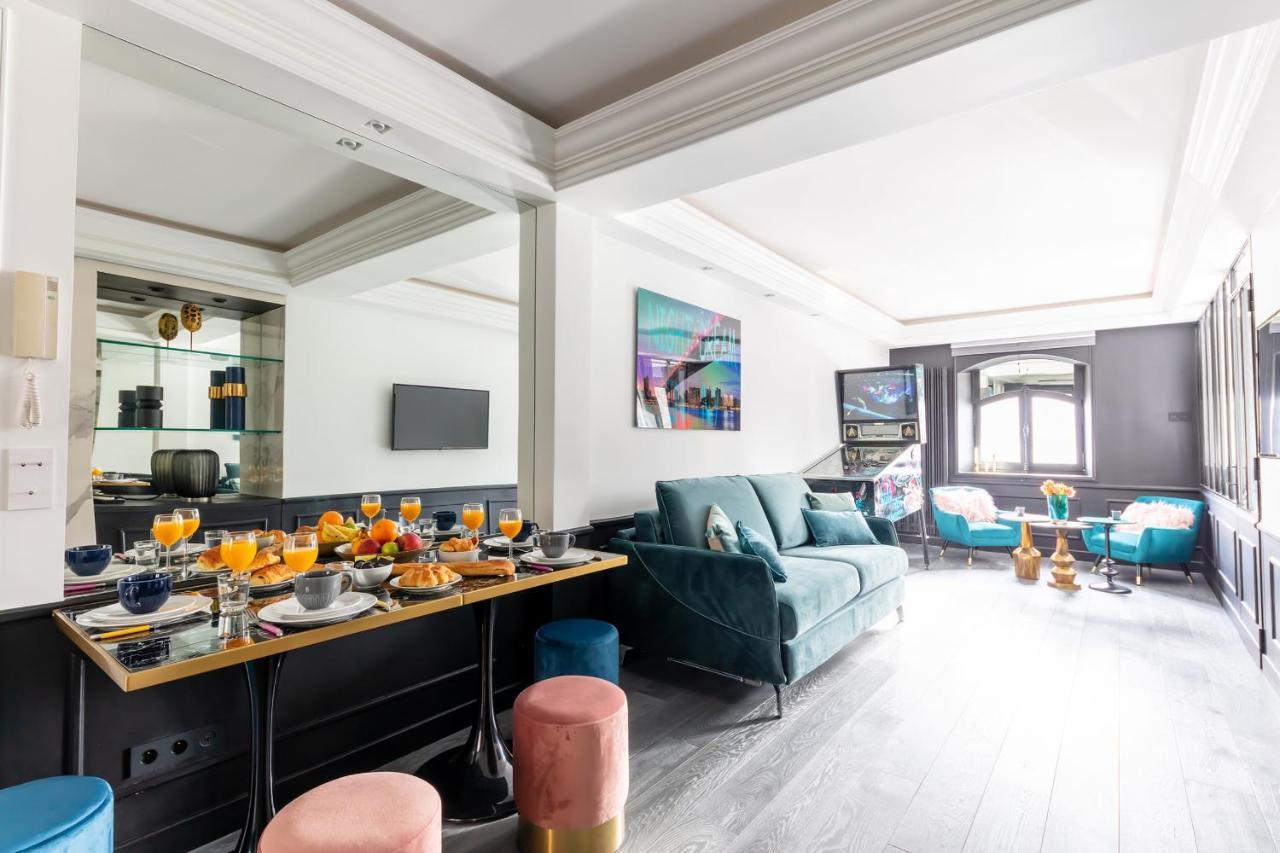 Modern And Unique Near The Champs Elysees *