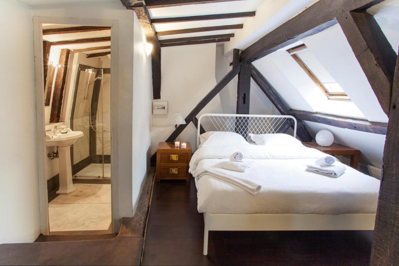 Gregoire Apartment *