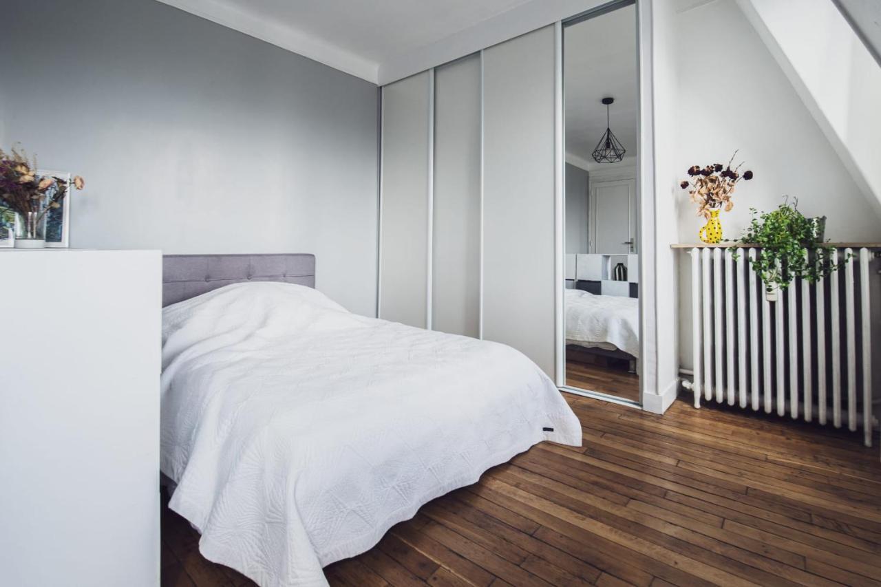 Superb Bright Studio Next To The Seine *