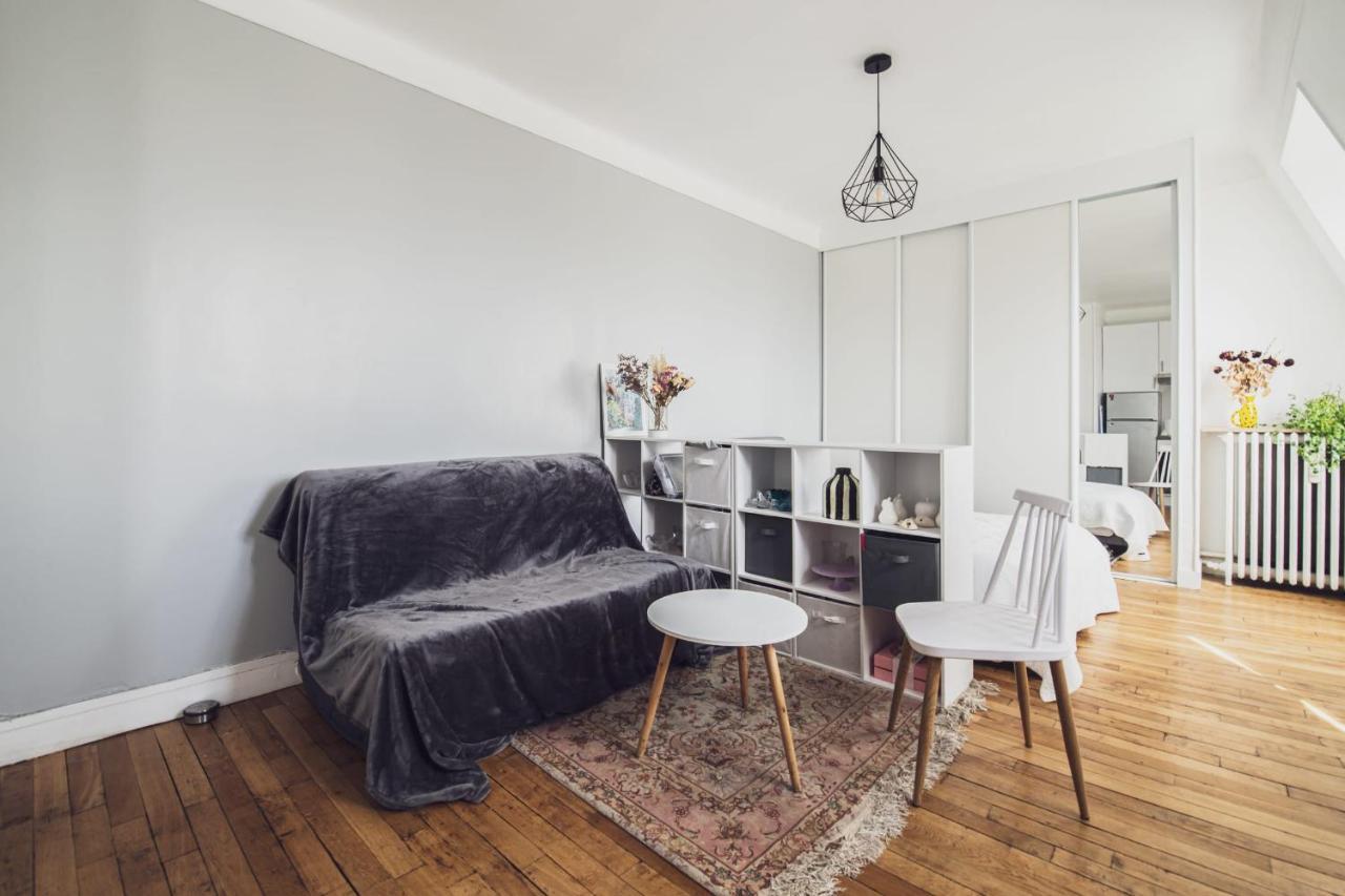 Superb Bright Studio Next To The Seine