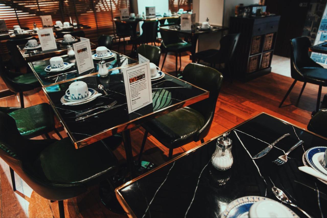 Waldorf Montparnasse Hotel 3*