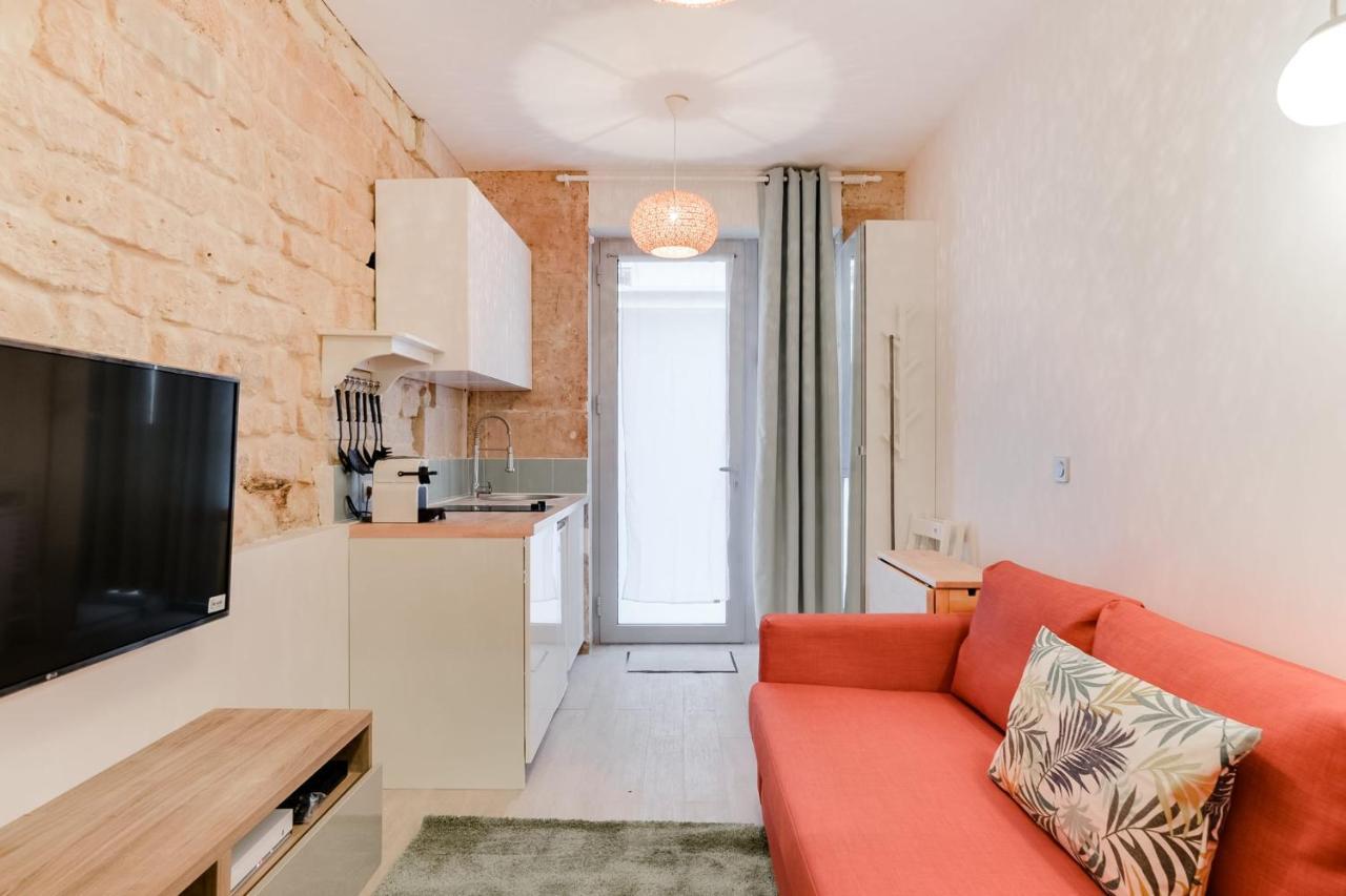Near Le Moulin Rouge And Montmartre Apartamento
