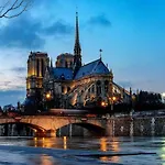 Appartement next Notre Dame