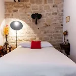 Veeve - Rustic Allure