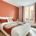 Apartment Center Of Paris By Studio Prestige