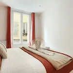 Apartment Center Of Paris By Studio Prestige