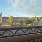 Apt Vue Louvre Et Seine
