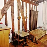 Appart Authentique Et Confortable - Marais