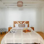 Pompidou & Central Paris - 1Br - Cityapartmentstay