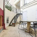 Studio With Little Garden-Terrace At Trocadero