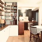 Elegant And Cosy Flat Near Montmartre