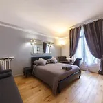 Studio - Avenue Champs-Elysee