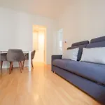 Cia - Trocadero, Cosy & Cute Flat