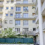 Bright Studio In The Heart Of Butte Aux Cailles