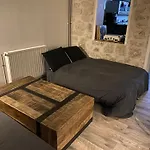 Comme Une Maison A Paris