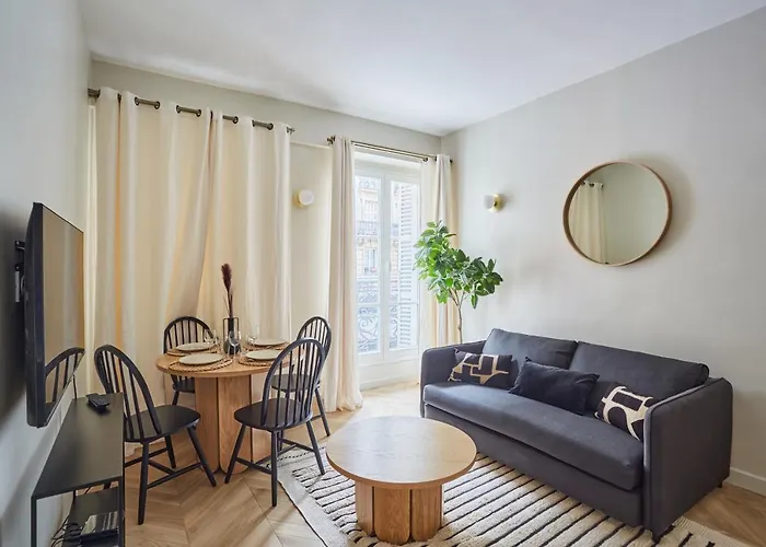 Apartment Notre Dame De Paris By Studio Prestige