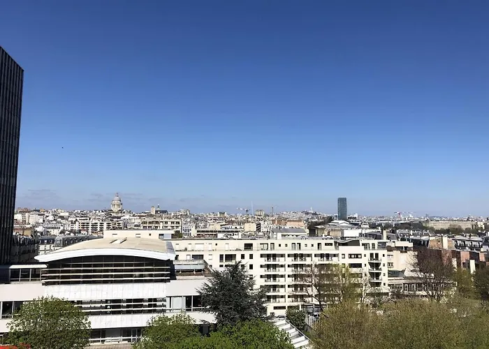 Spacious And Modern Nest With A View On Paris