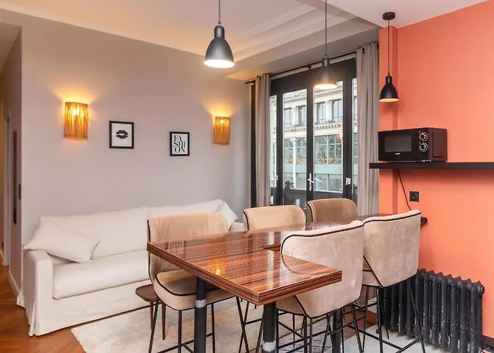 Apartment Center Of Paris By Studio Prestige
