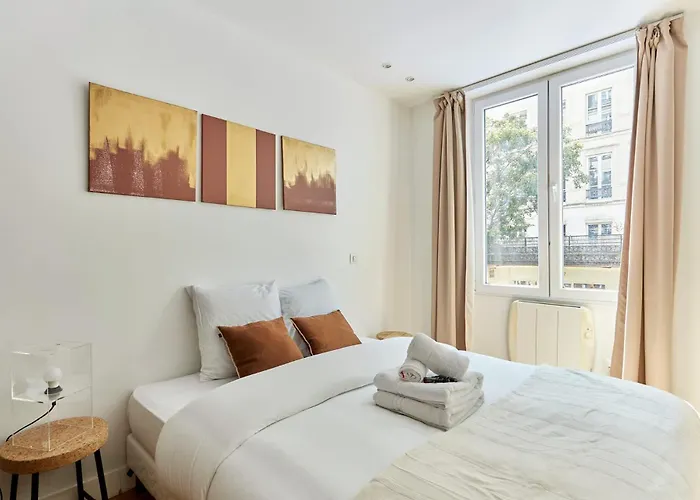 Charming Flat In The Heart Of Paris