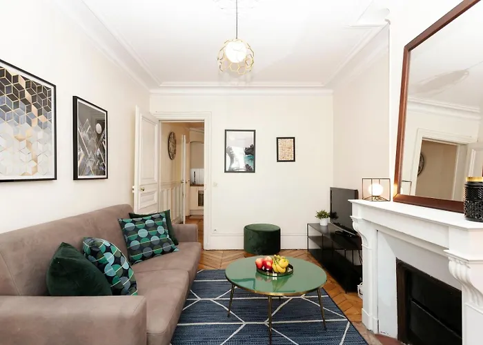 Bnbnook - Elegant 1Br With Balcony Near Notre-Dame