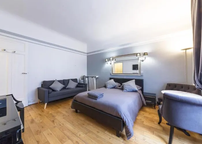Studio - Avenue Champs-Elysee