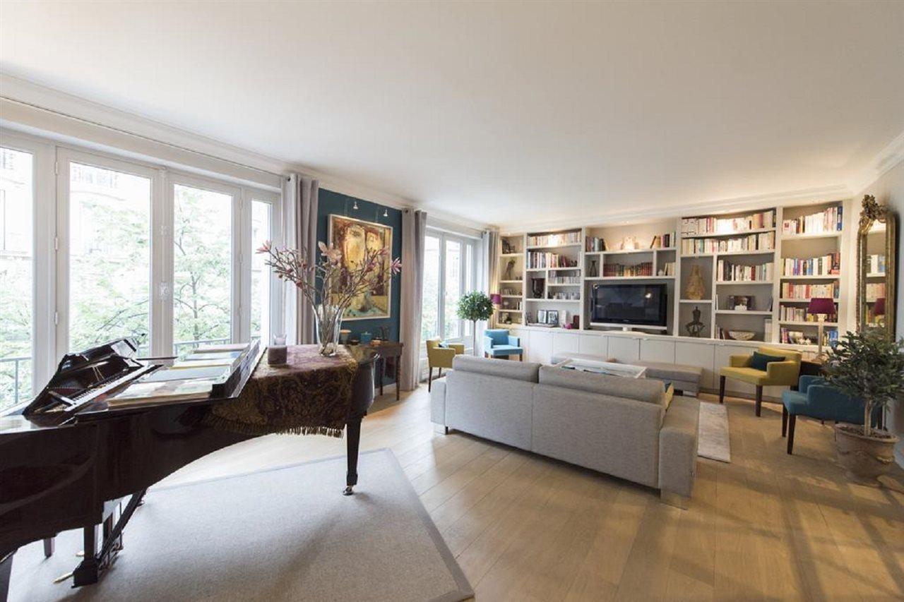 Veeve - Sophistication On Mozart Avenue * Paris