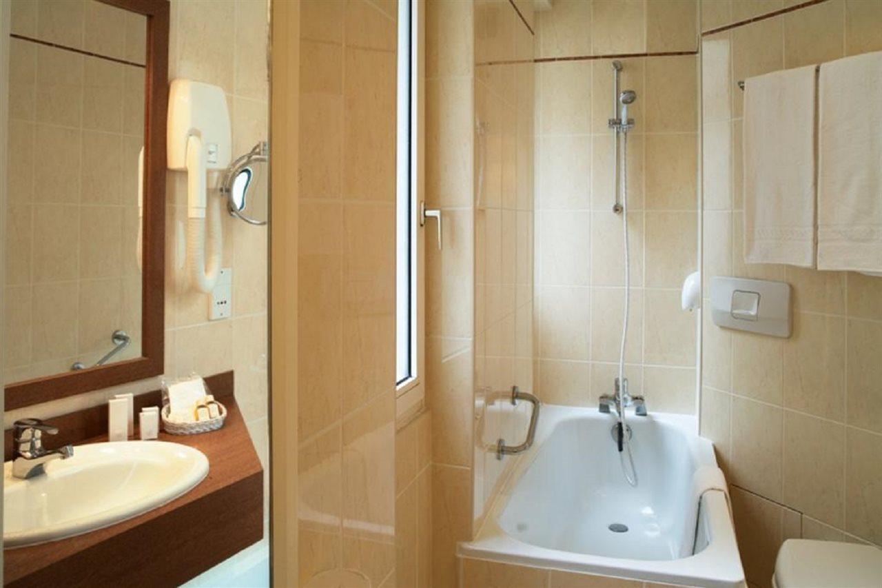 Apollinaire Hotel Paris