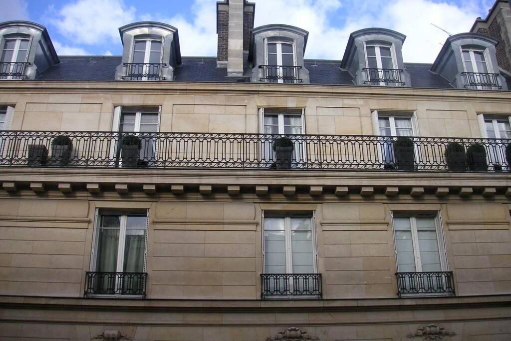 Champs-élysées Luxury Champagne Haven Apartment
