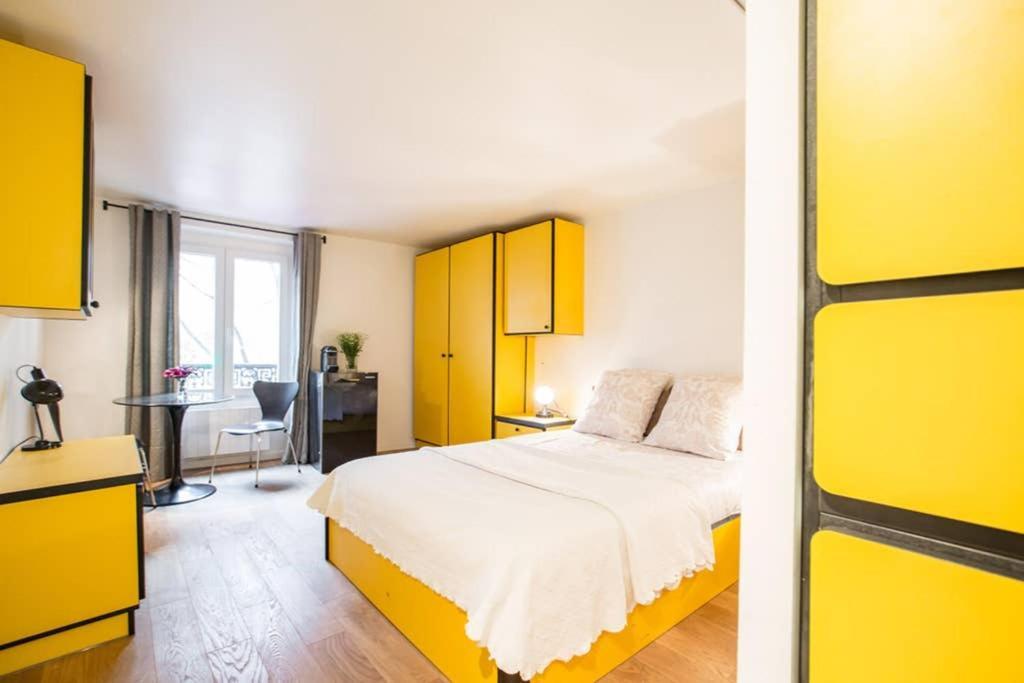 Charming Le Marais Retro Apartment Paris
