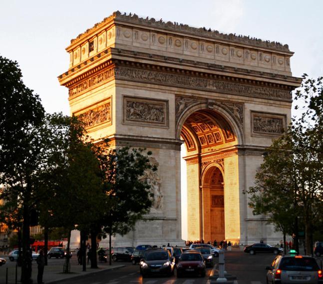Champs-élysées Luxury Champagne Haven Paris