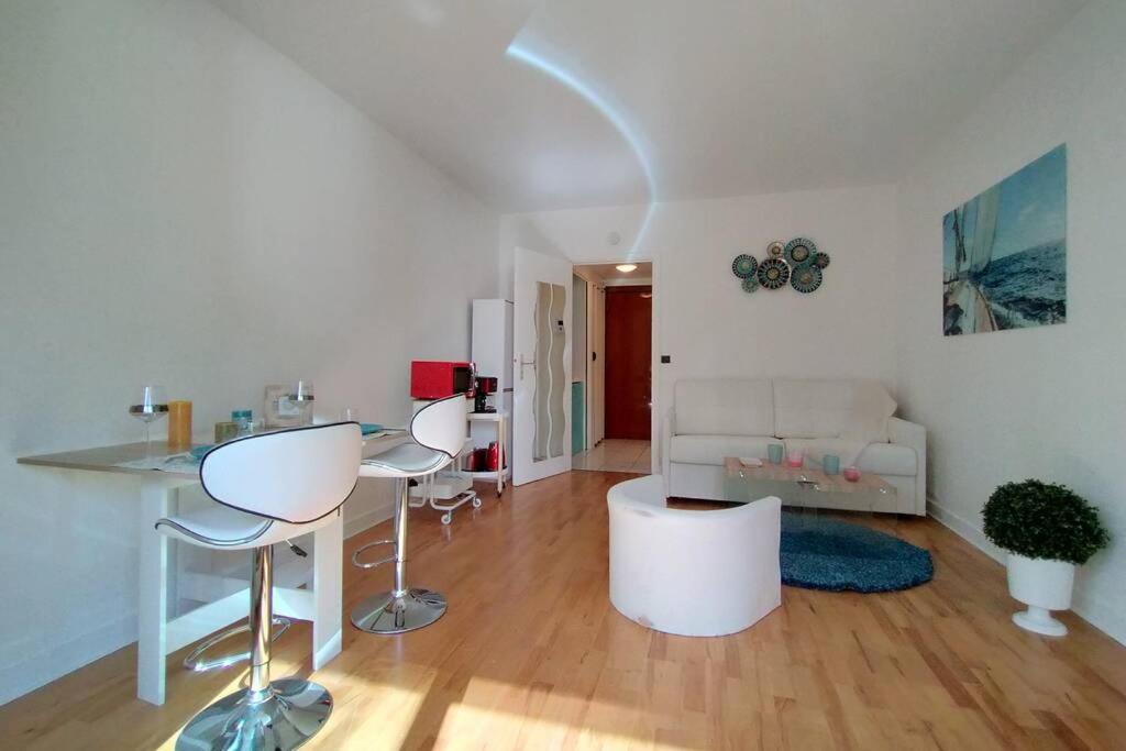 Chic Studio Champs-elysees Paris