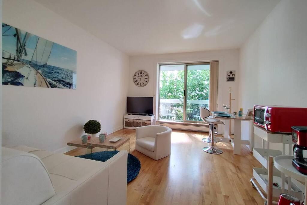 Chic Studio Champs-elysees Apartment Paris