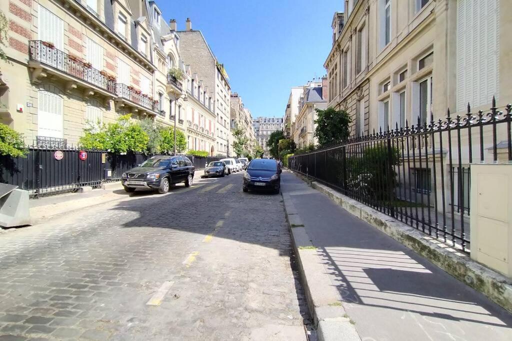Chic Studio Champs-elysees Apartment *