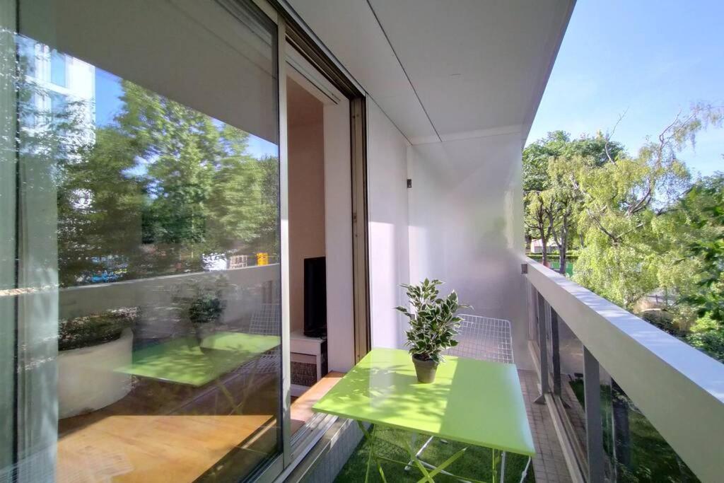 Chic Studio Champs-elysees Apartment Paris