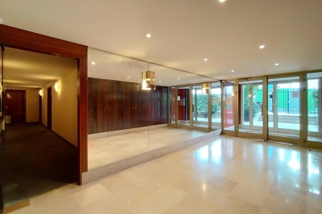 Chic Studio Champs-elysees Apartment Paris