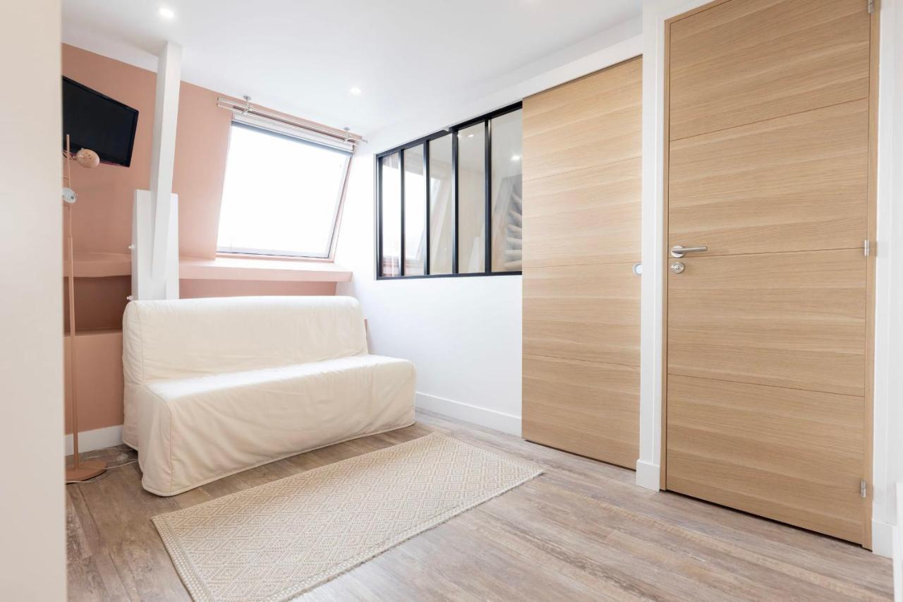 Amazing Under The Roof In 8th Appartement Paris