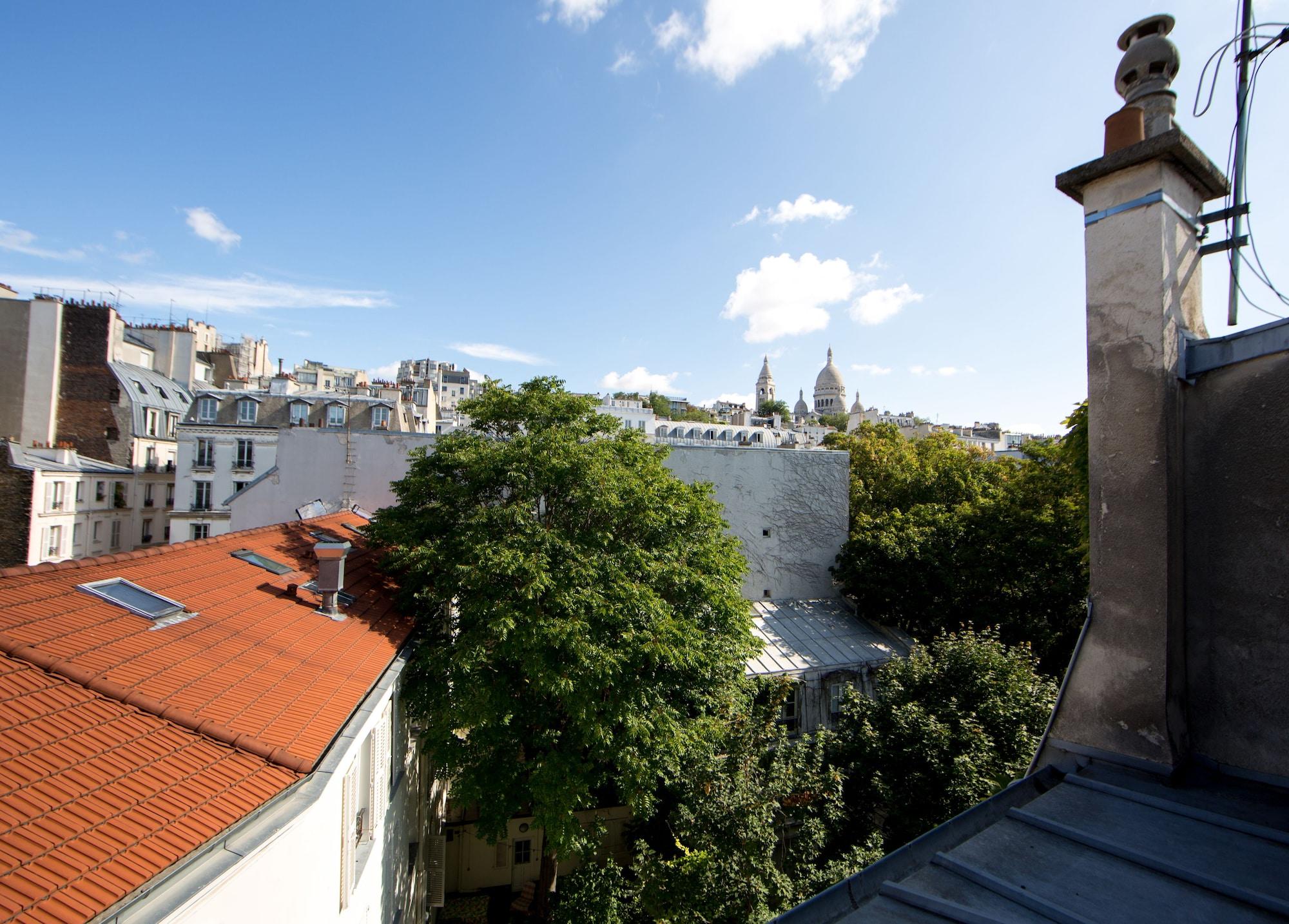 Regyn's Montmartre 2*