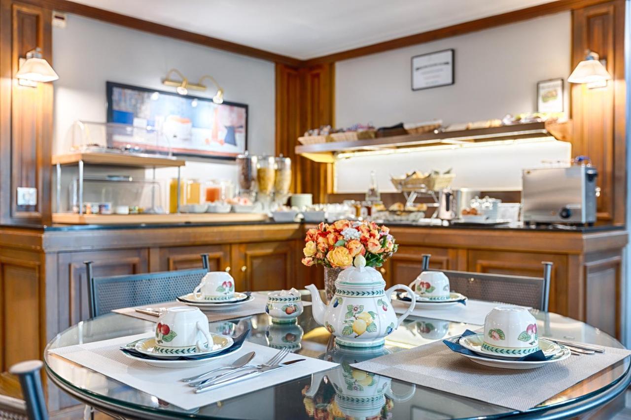 Hotel Apollinaire Paris