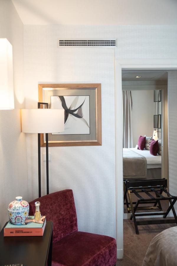Hotel Balmoral Champs Elysees Paris