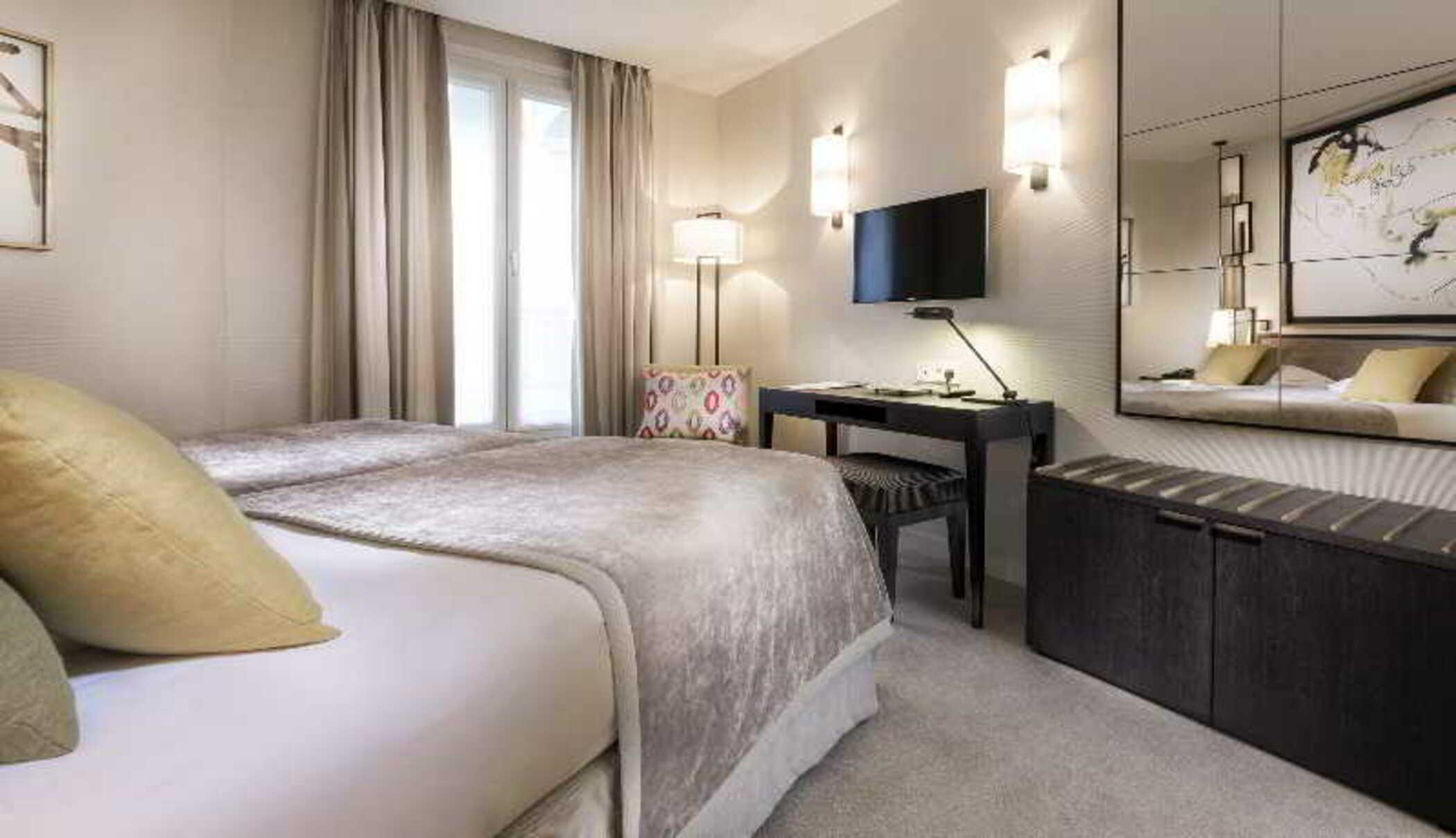 Hotel Balmoral Champs Elysees