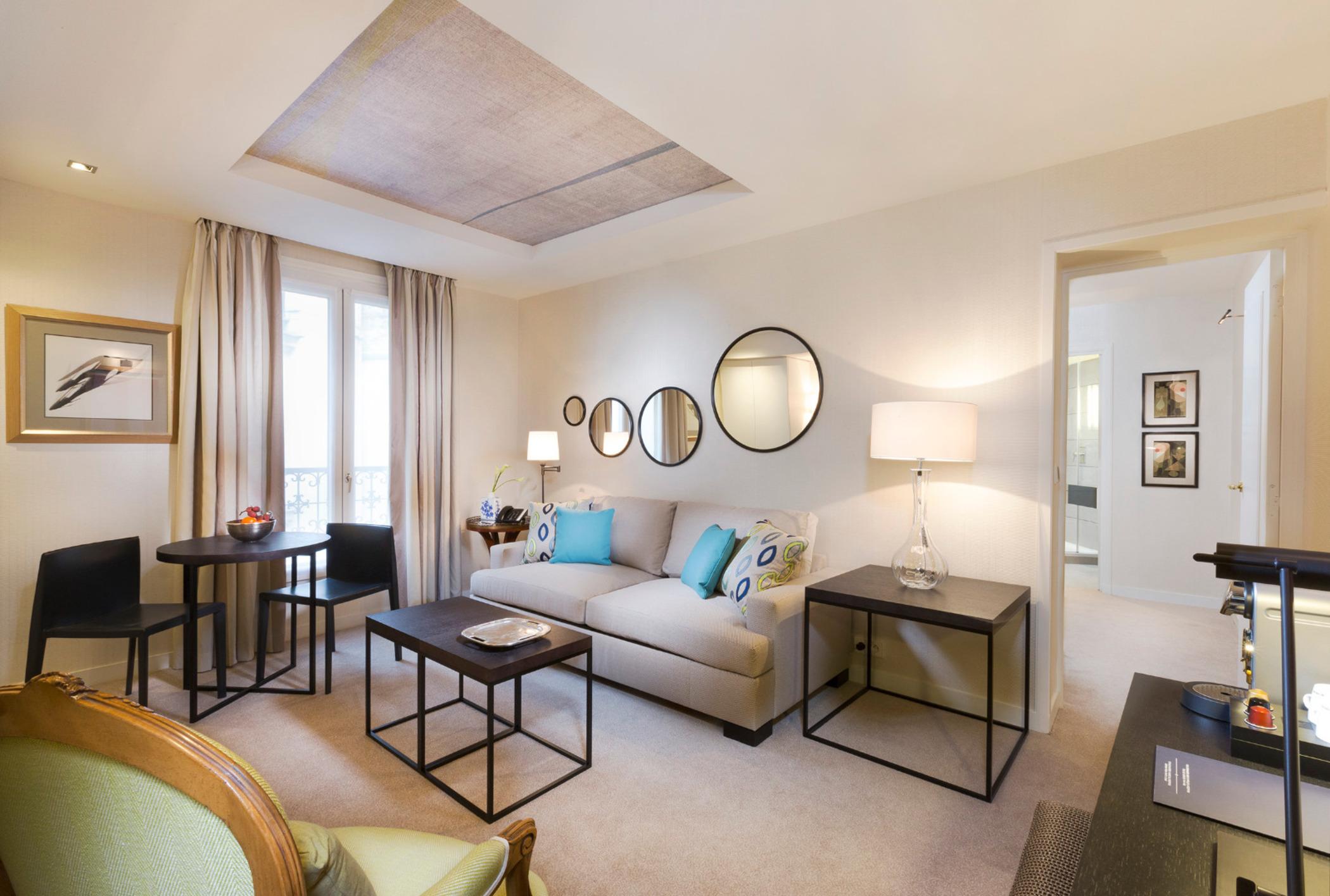 Hotel Balmoral Champs Elysees 4*