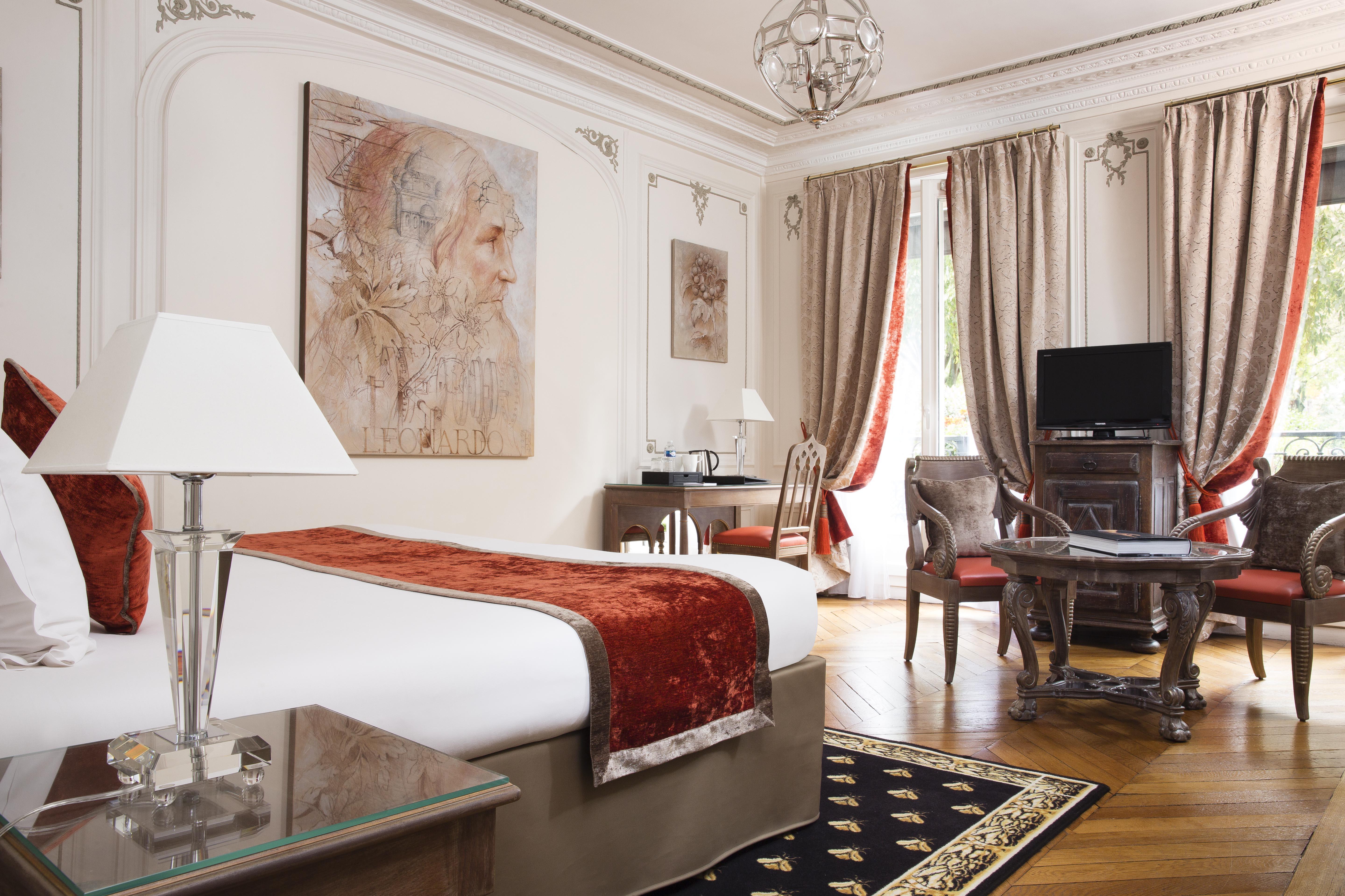 Hotel & De Latour Maubourg 4*