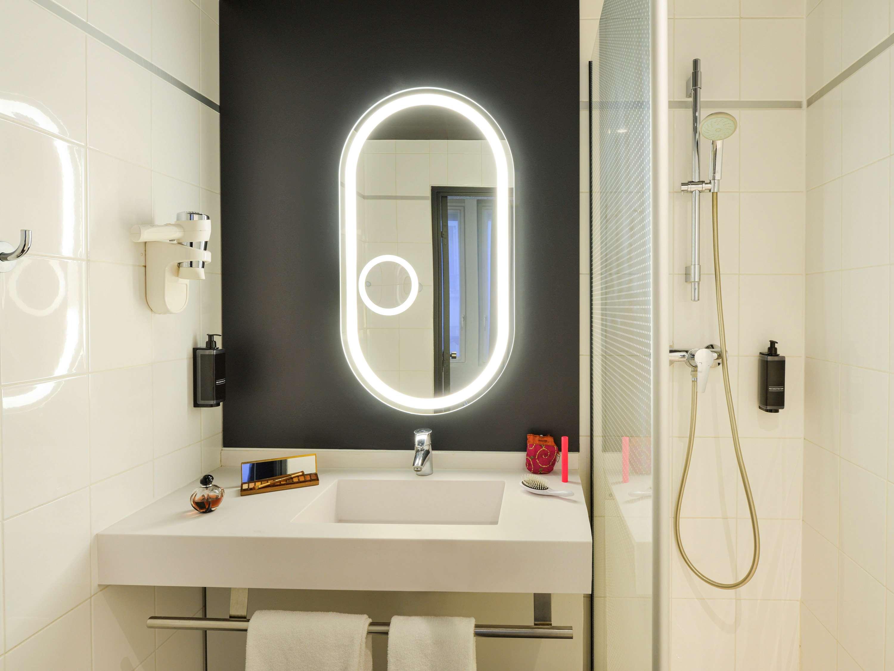 Hotel Ibis Gare De L Est 10eme Paris
