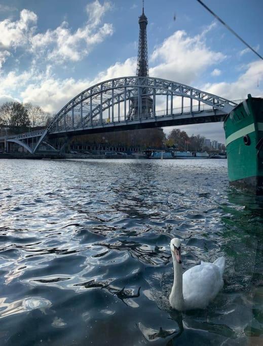Sejour Sur Peniche De Luxe Face Tour Eiffel Botel *