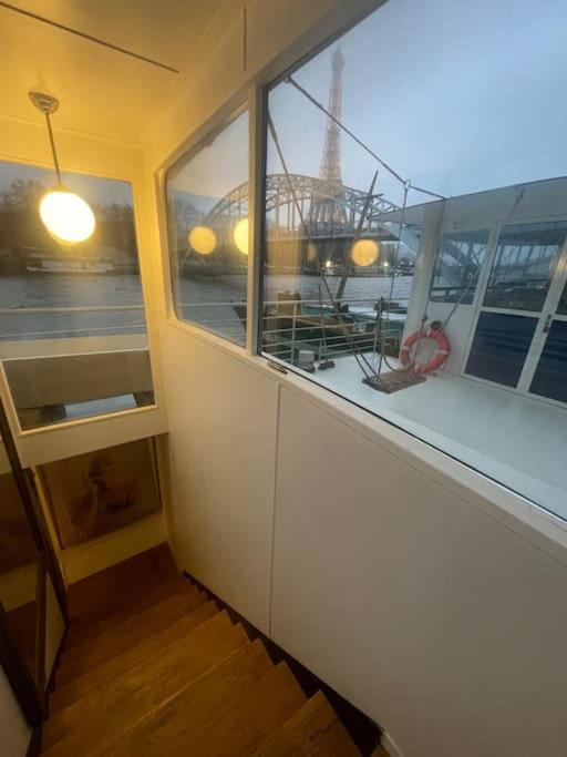 Sejour Sur Peniche De Luxe Face Tour Eiffel Botel *
