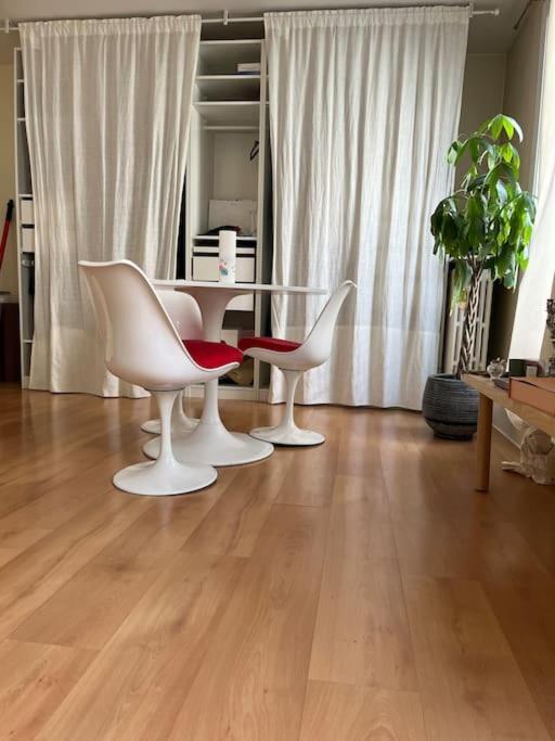 Amazing 1 Bedroom, 30sec From Arc De Triomphe *