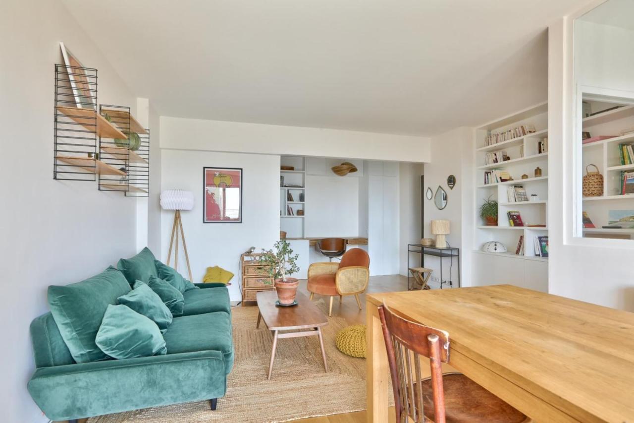 For 2 People In Pere Lachaise Apartment