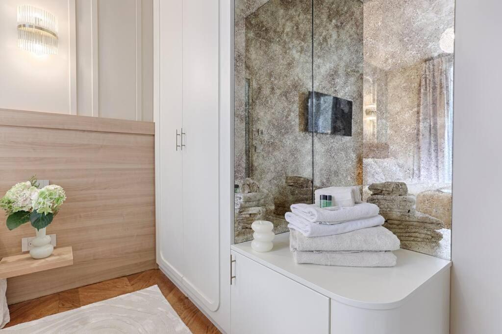 Mykeypers Great Luxury Flat 1br/4p - Champs Elysees Apartment Paris