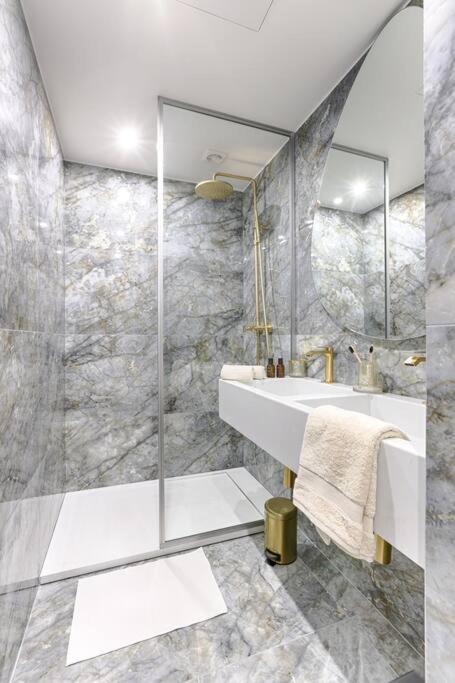 Apartment Mykeypers Great Luxury Flat 1br/4p - Champs Elysees Paris